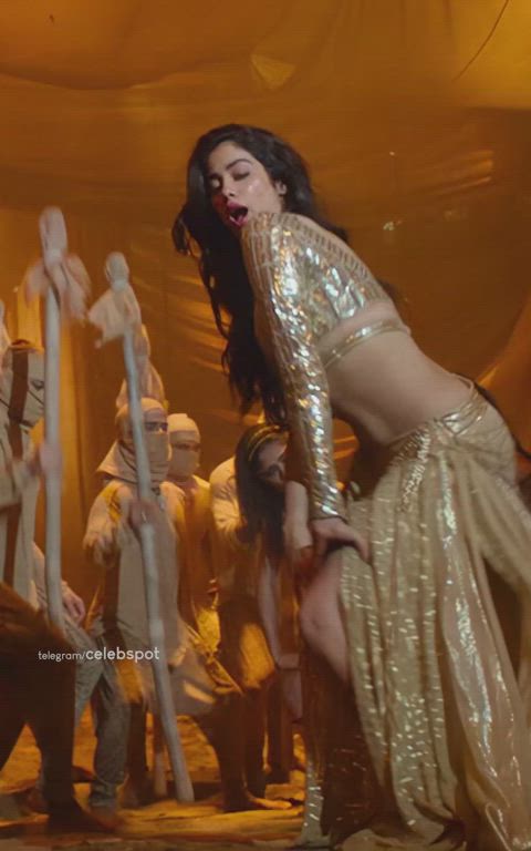 Janhvi's Hip Movements
