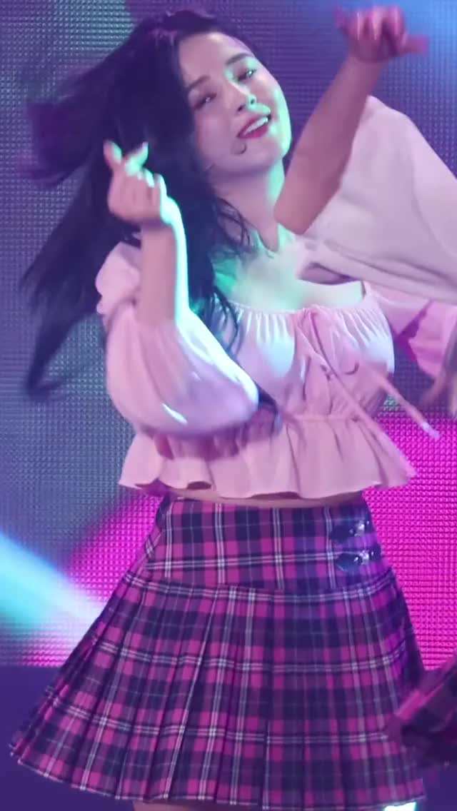 Momoland - Nancy 190501