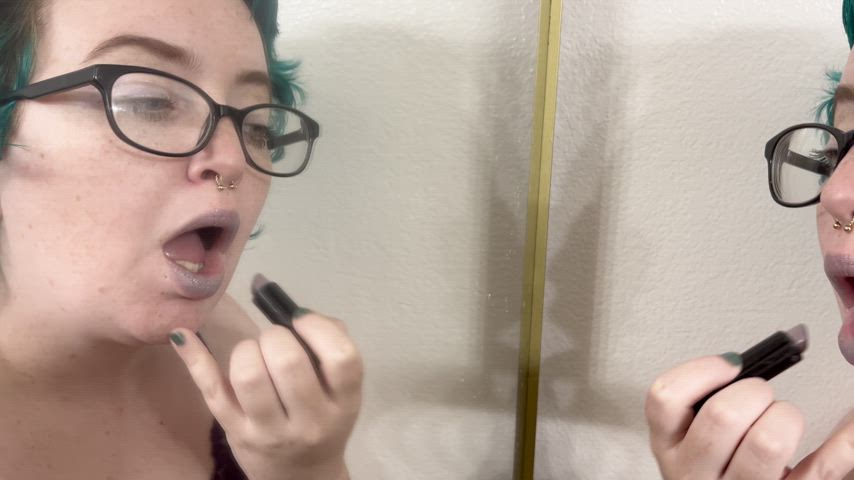 lipstick lipstick fetish mom sfw step-mom gif