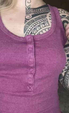 Tatted titties tease. That’s my way of saying goodnight ?