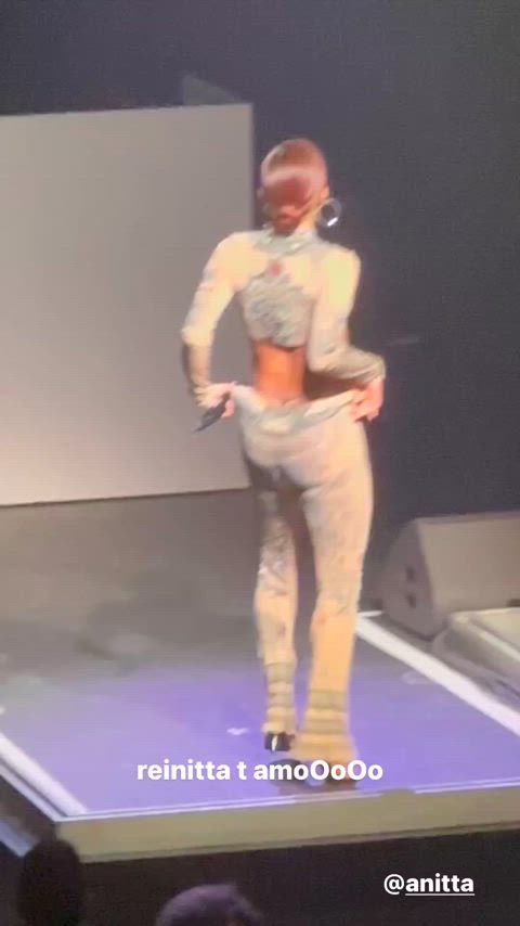 anitta ass big ass big tits brazilian celebrity dancing sexy gif