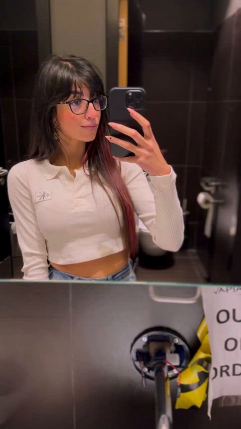 Are you willing to accept selfies from a Pakistani slut like me [F] 🇵🇰