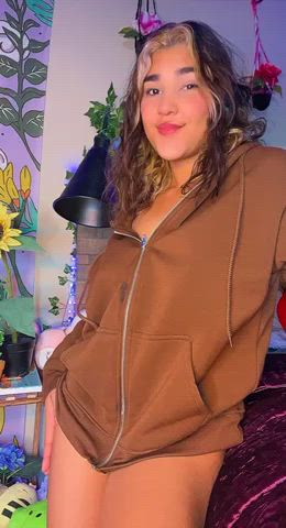 110lbs and 5’2, do you like tiny girls like me?