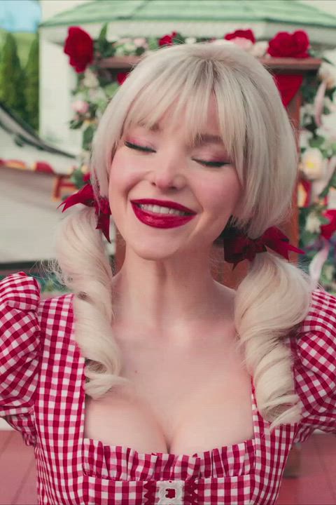 Dove cameron