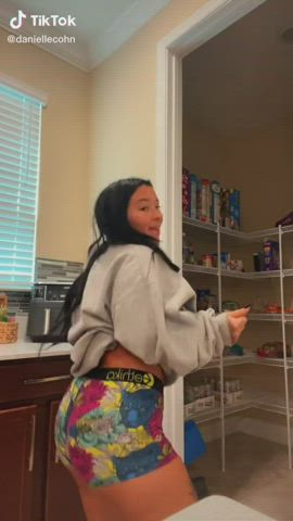 Ass Big Tits Blowjob Shaking Twerking gif