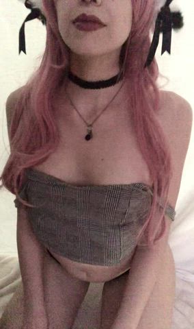 Double pierced tongue drooling for you 👅