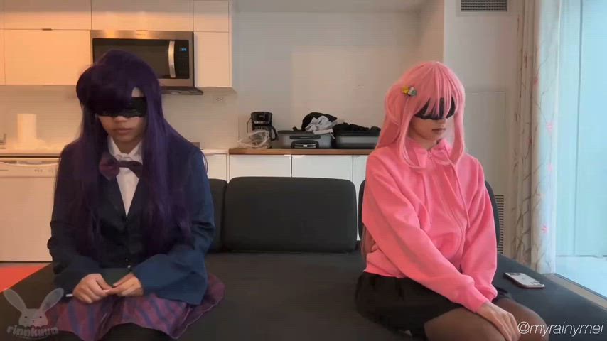 Watch Bocchi and Komi work up the courage to experiment with each other🙈