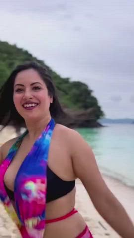areolas beach big tits desi flash brown indian nipslip tits gif
