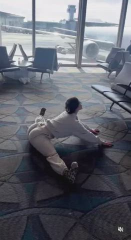 pants pawg solo gif