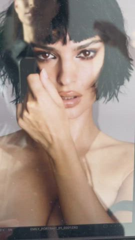 big tits brunette celebrity cleavage emily ratajkowski model natural tits gif