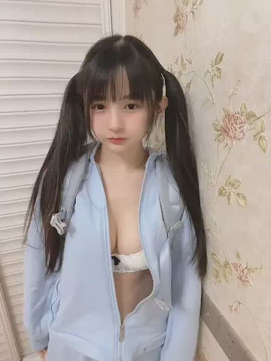 Busty cutie