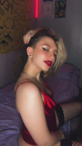 Show me something sexy and I promise to return the favor.