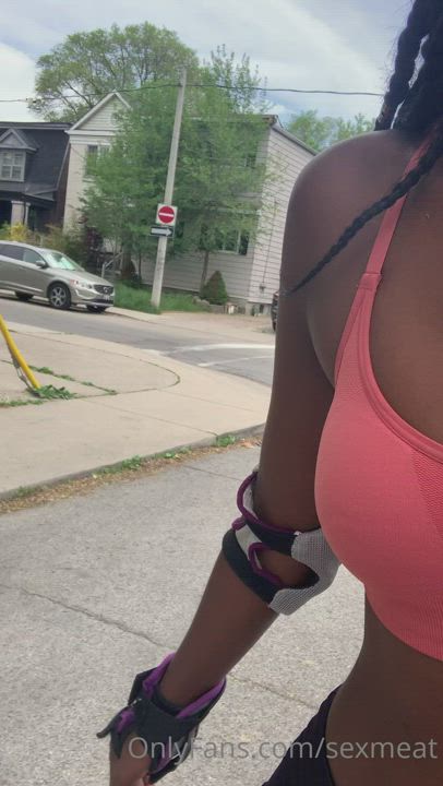 Watch more of her in commenz ?BIG MEG?️?