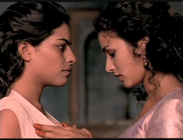 Kamasutra - Lesbo scene