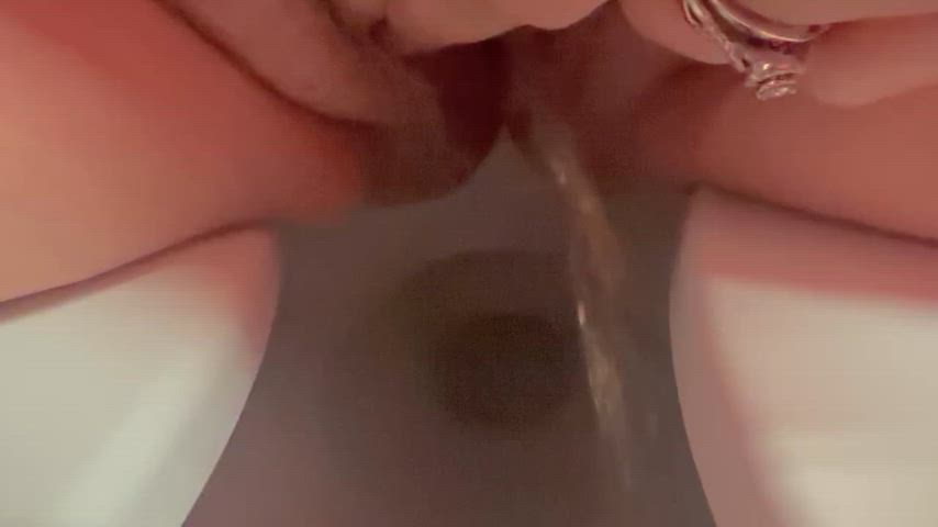amateur bbw bathroom messy piss pissing toilet watersports wet wet and messy gif