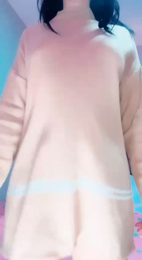 Am I wearing too much? (f)