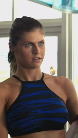 Alexandra Daddario bouncing in slow-mo 💙🖤