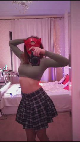 I love to dance and suck cock.. It's a pity that TIKTOK is blocked for this