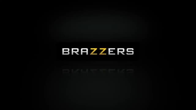 Brazzers History - Slutty schoolgirls @Augusttaylorxxx and @MiaMalkova gave @VanWyldexxx