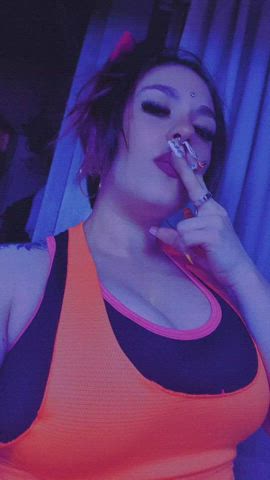 Smoking after gym 🛐😏⬇️