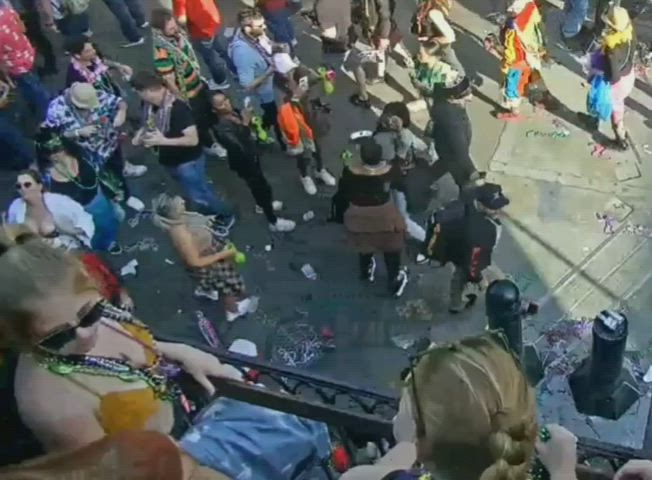 mardi gras flashing on earthcam