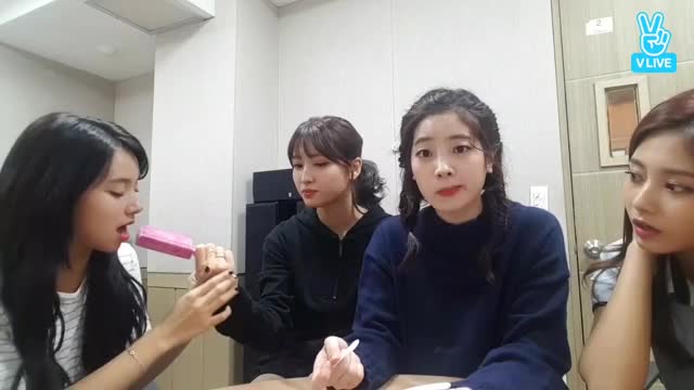 Twice - Chaeyoung, Momo, Dahyun & Tzuyu