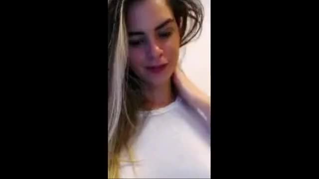 Teen Slut Showed Boobs Live