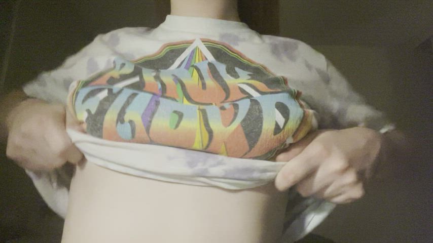 19 year old titty drop ^_^