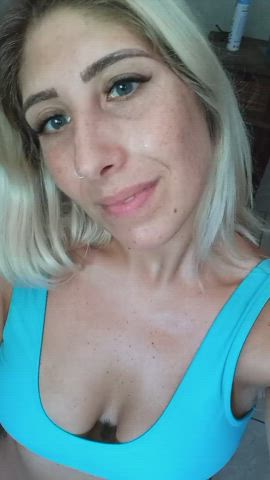 A close look to all my freckles ? happy sunday ?