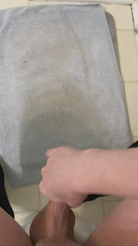 First post here. Do you like slowmo cumshots?