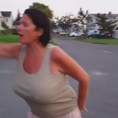 accidental big tits braless milf gif