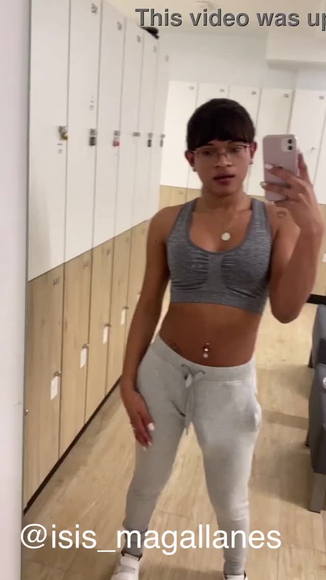 Me masturbo en los servicios del Gym