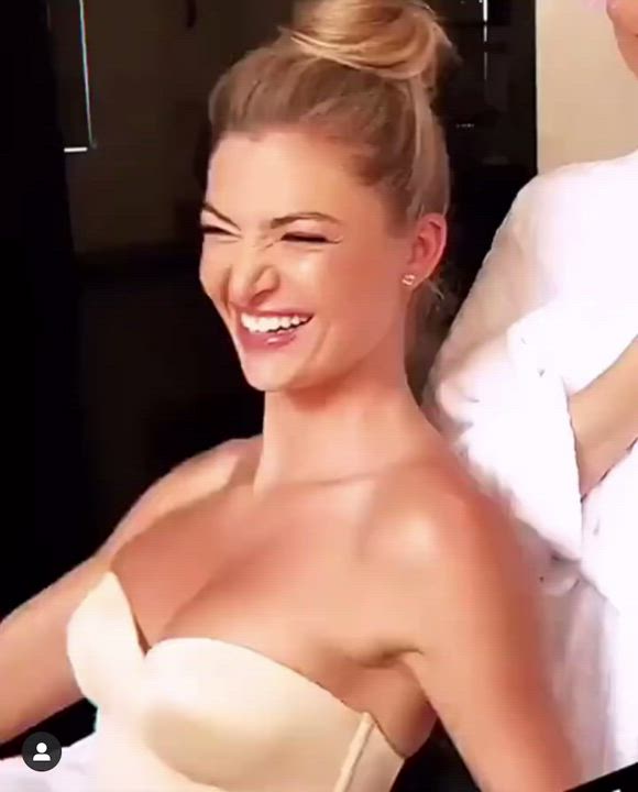 Hot blonde model Allie shaking her titties
