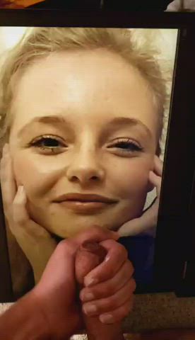 His sister's face was just begging for it kik: blockboyblonde