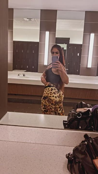 2 SPOTS LEFT for my 20% off SALE - Top 3.9% ThickFit MILF 🍑Naked Workouts🍑