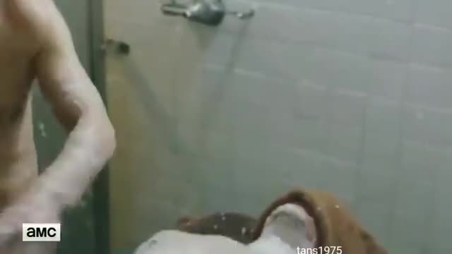 The Walking Dead - Daryl Finally Showers