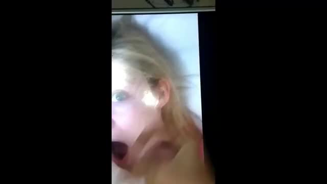 Elle Fanning cum tribute