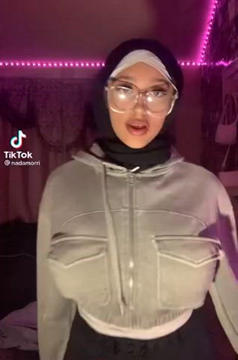 arab big tits huge tits gif