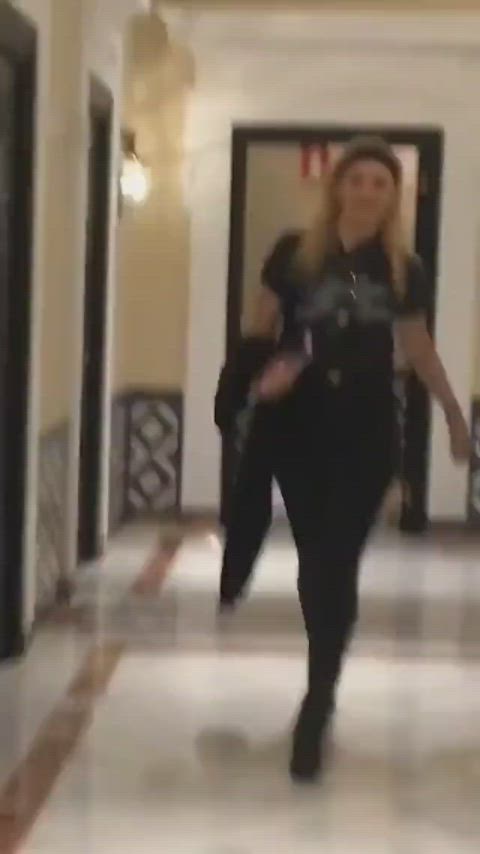 blonde celebrity sophie turner gif