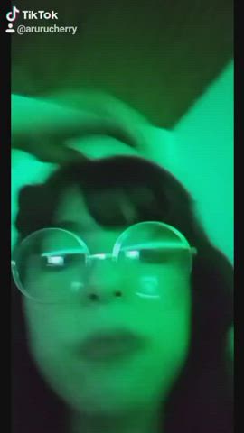 Oral Vintage Xev Bellringer gif