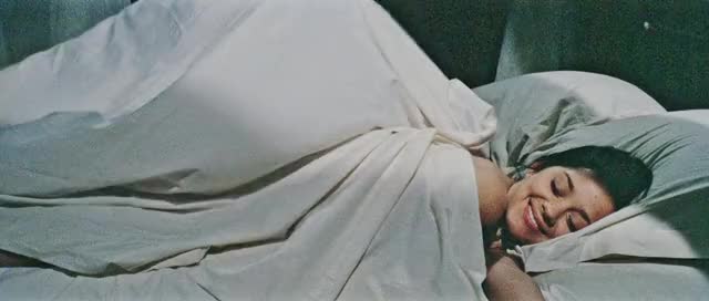 Marion Cotillard - Taxi (1998)