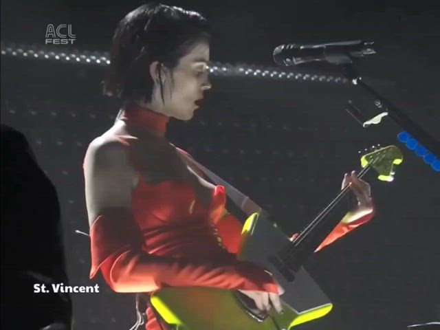jiggling latex st. vincent tits gif
