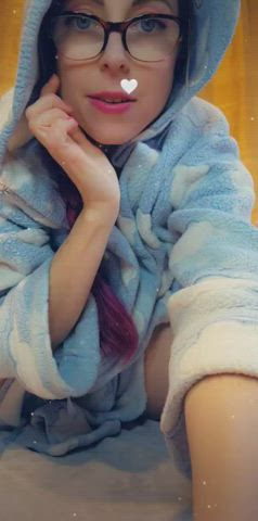 Robe Pee GIF by nerdyfaery