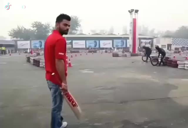 Virat Kholi(That's how he steals fans)???????? #viratkholi #talent #skill #tiktokindia
