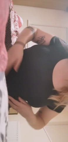 This was my first filmed titty drop!! 💞