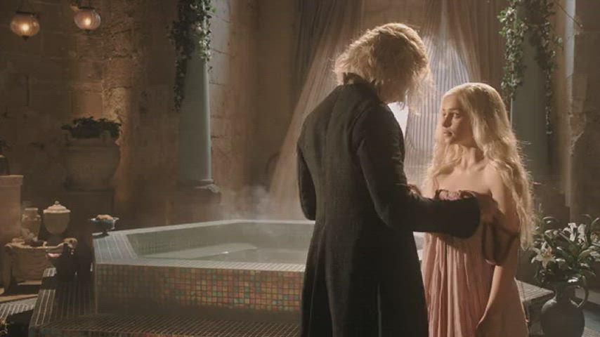 Emilia Clarke Nude Celebrity gif