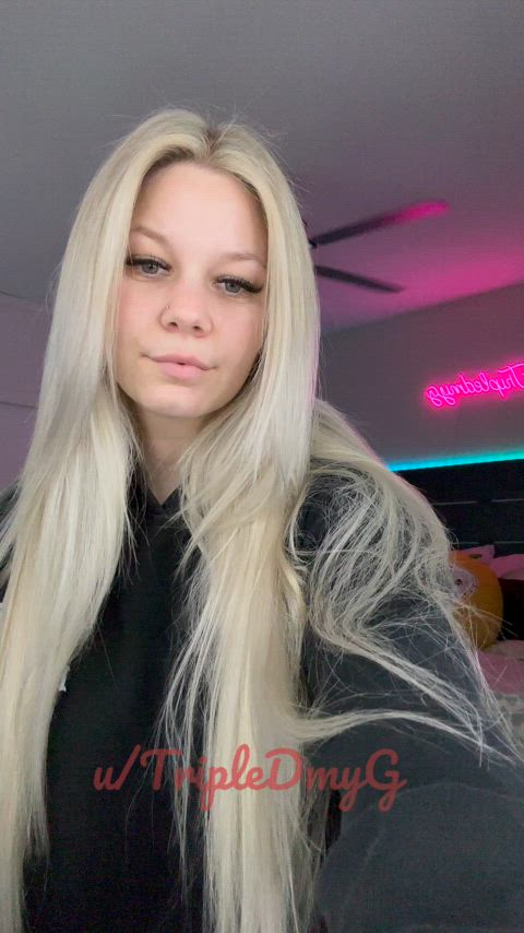 big tits blonde boobs huge tits onlyfans tits gif