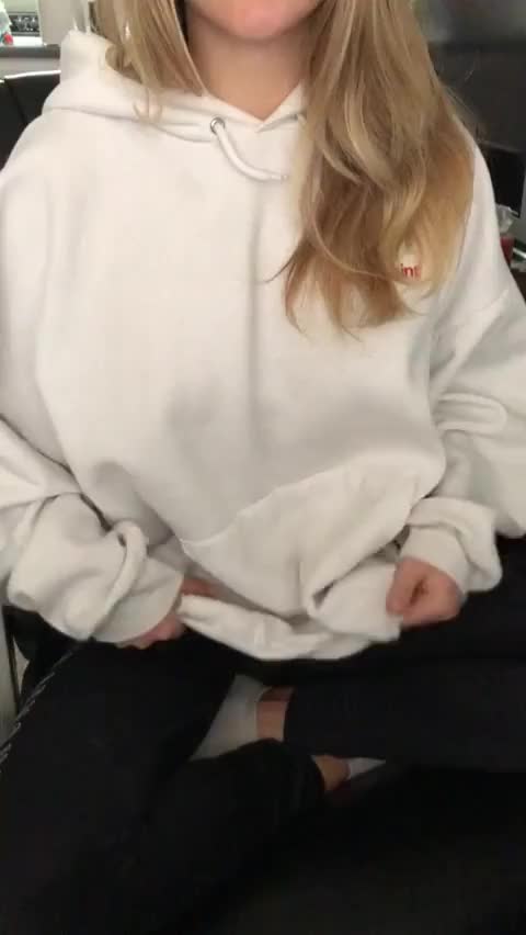 jessica444266 Who even needs a bra, with tits like these dsey7p