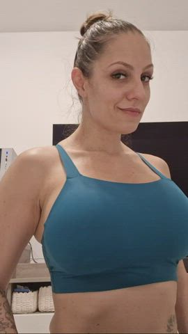 big ass leggings milf gif
