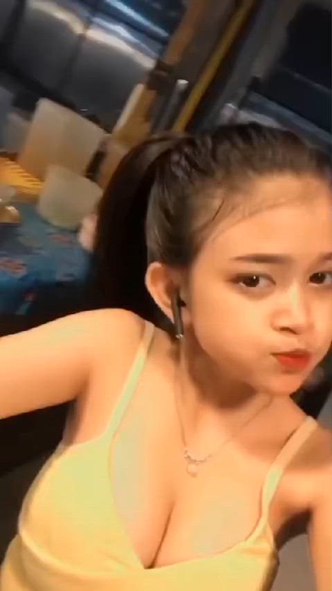 asian solo r/juicyasians gif